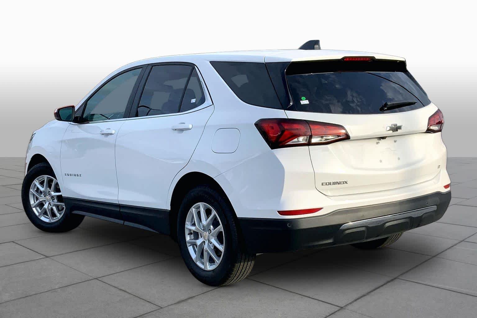 Used 2024 Summit White Chevrolet LT image 12