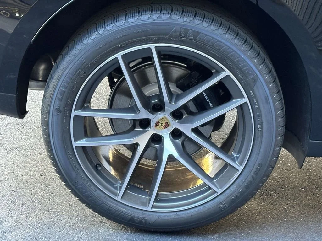 2026 Porsche Macan - Photo 8