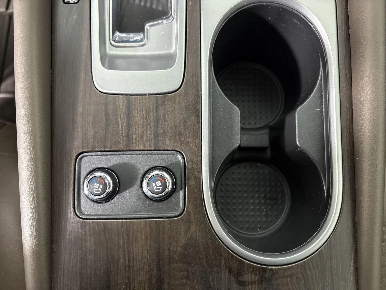 Used 2020 Pearl White Tricoat Nissan Platinum image 12