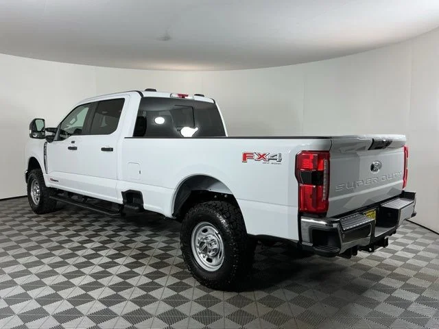 New 2026 Oxford White Ford XL image 6