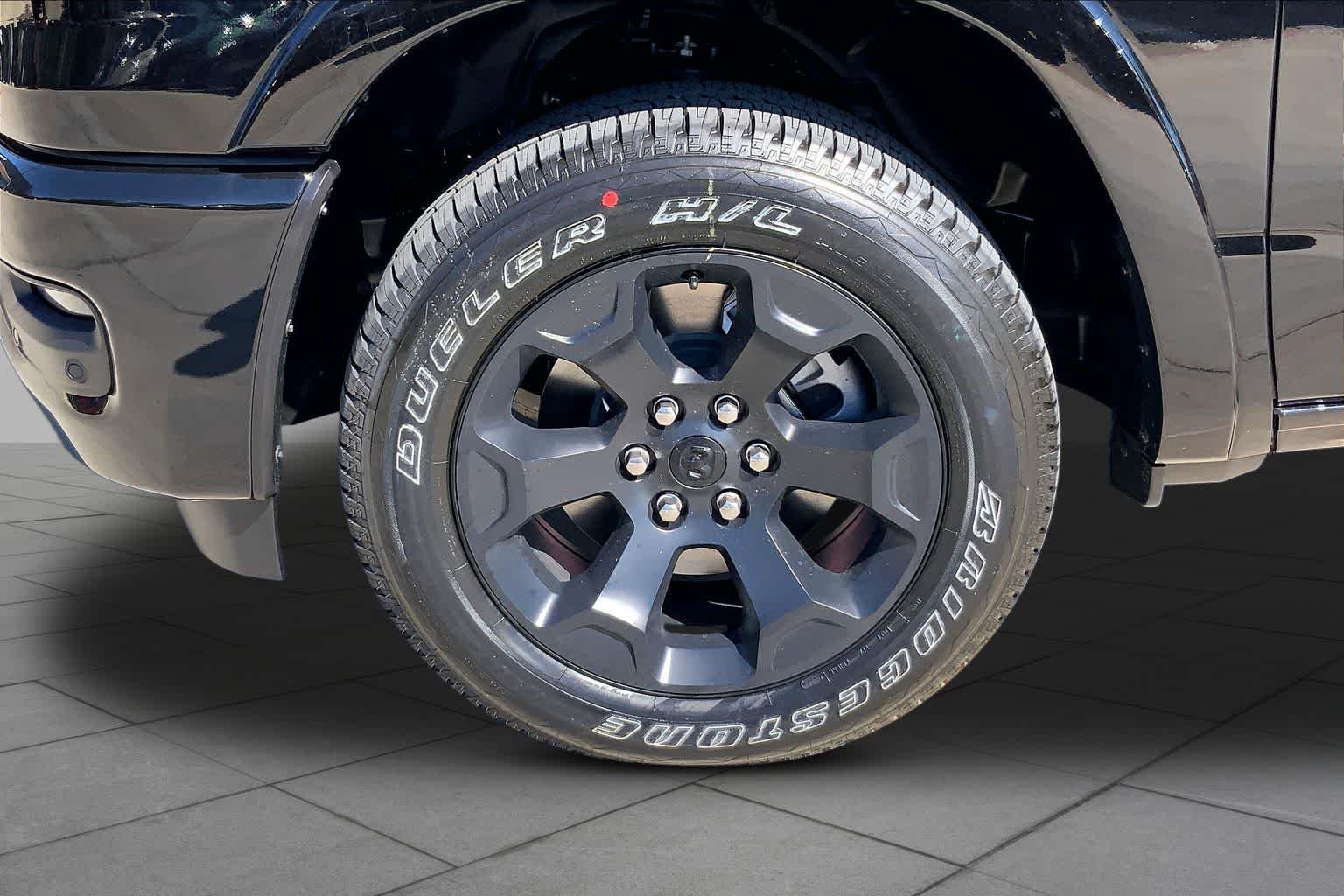 New 2026 Diamond Black Crystal Pearl-Coat Exterior Paint RAM Lone Star image 11
