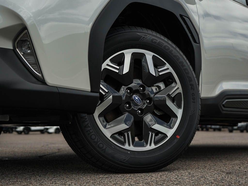 New 2026 CRYSTAL WHITE PEARL Subaru Premium image 6