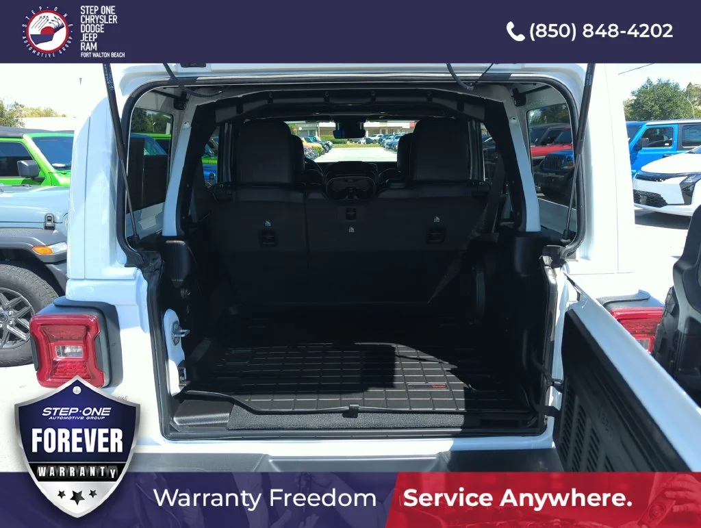 Used 2025 White Jeep Rubicon X image 28