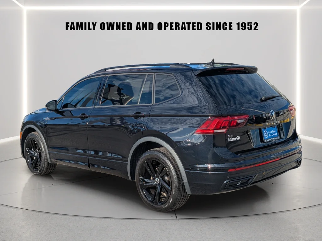 Used 2023 Black Volkswagen 2.0T SE R-Line Black image 4