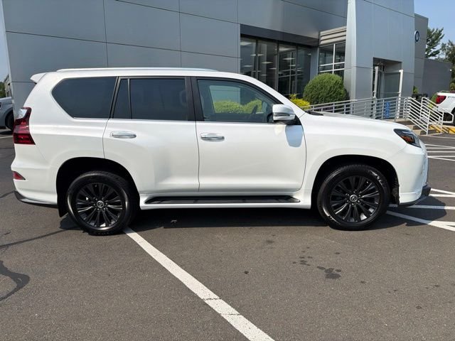 Used 2021 White Lexus 460 image 8