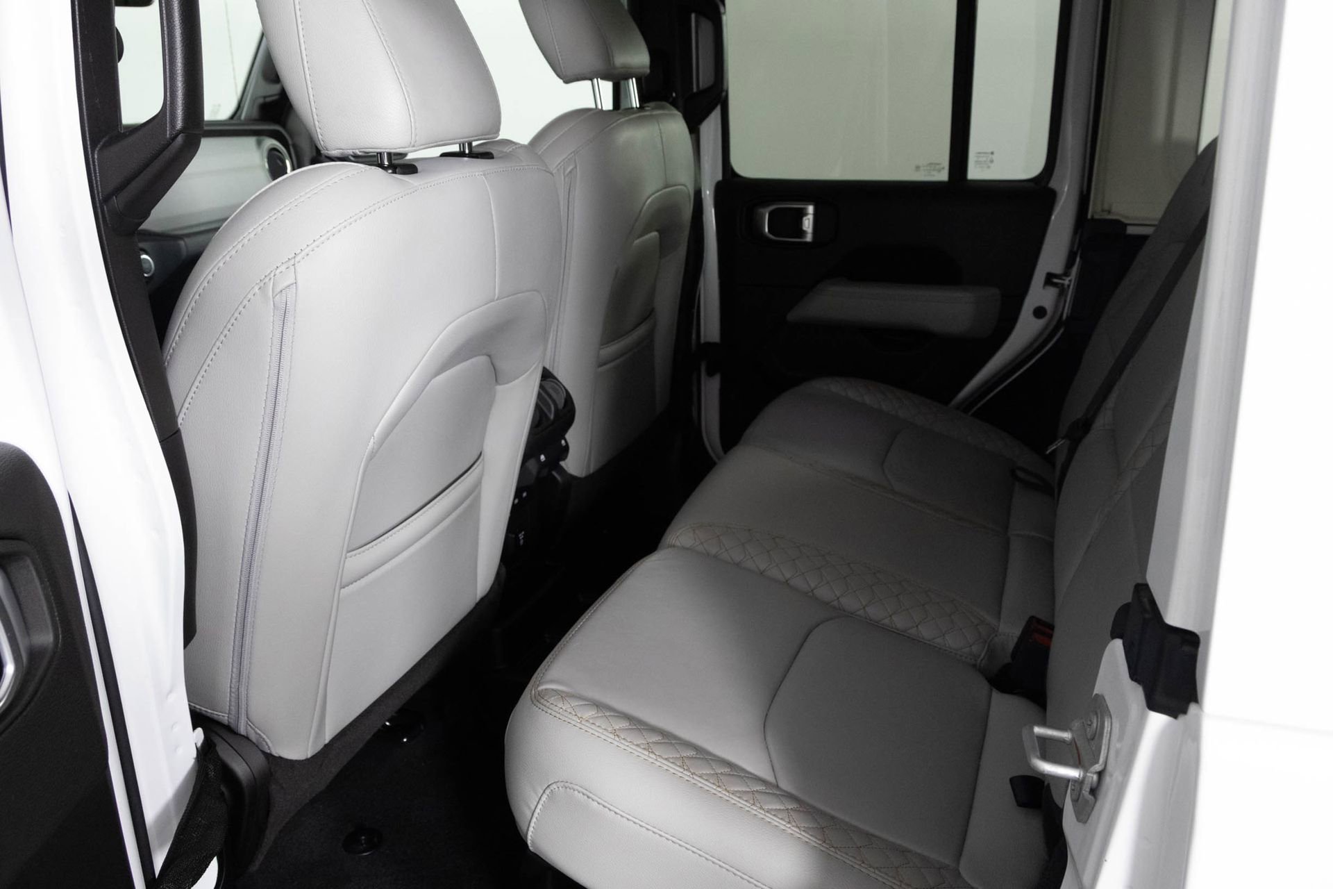 2022 JEEP WRANGLER - Image 37