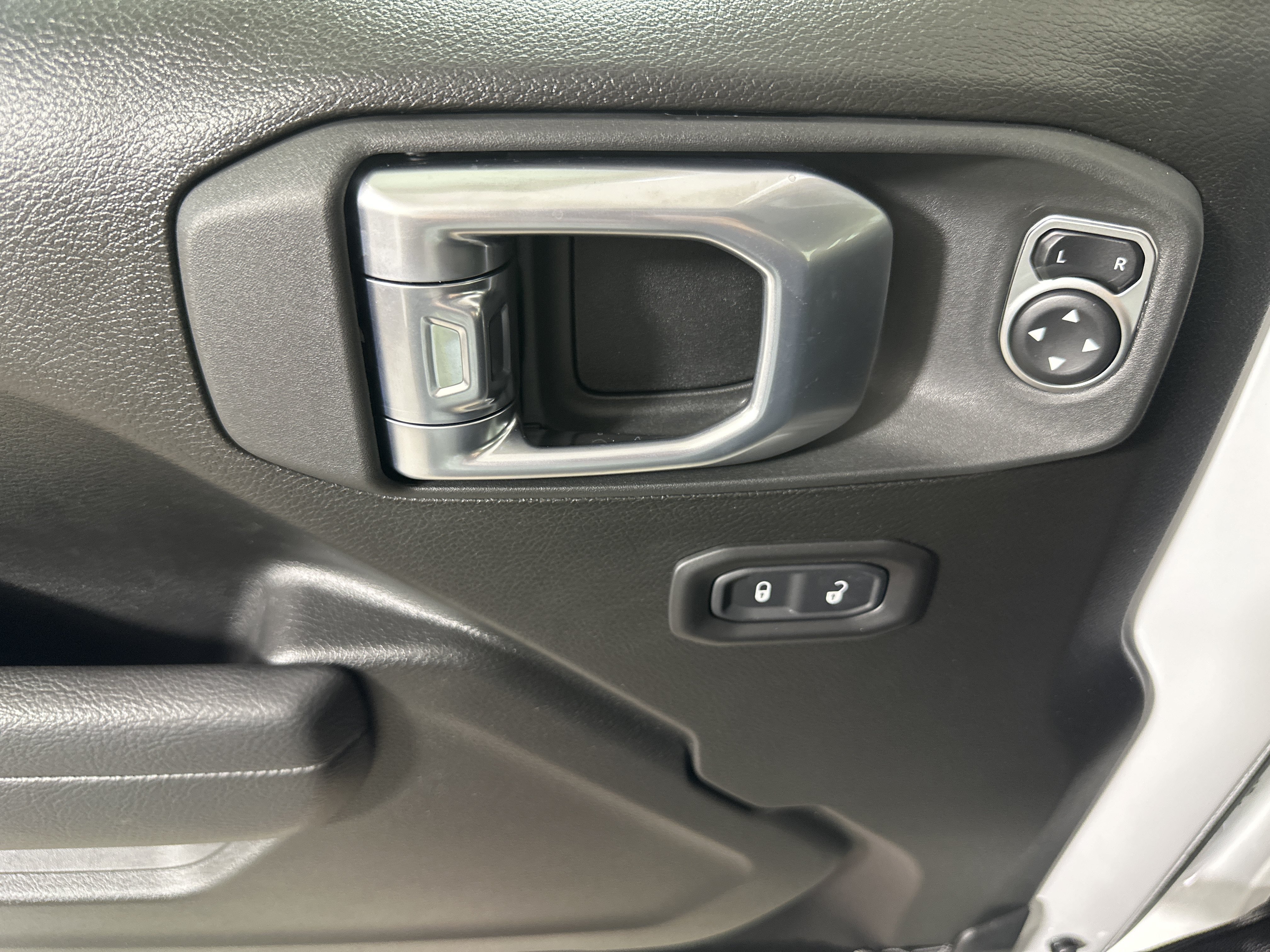 New 2026 Bright White Clearcoat Jeep  image 11