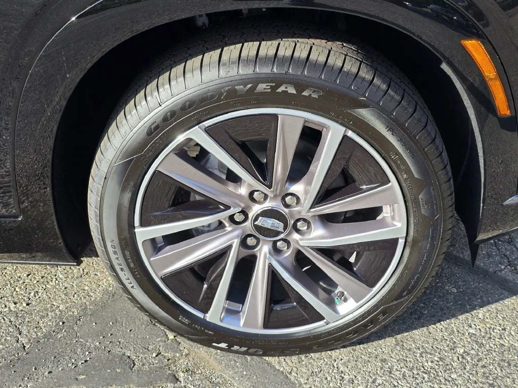 2027 Cadillac VISTIQ Sport - Photo 9