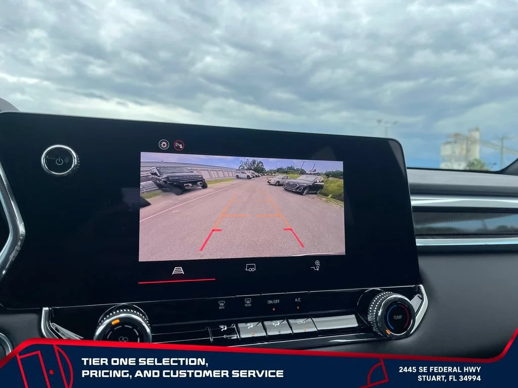 New 2026 Summit White GMC Elevation image 31