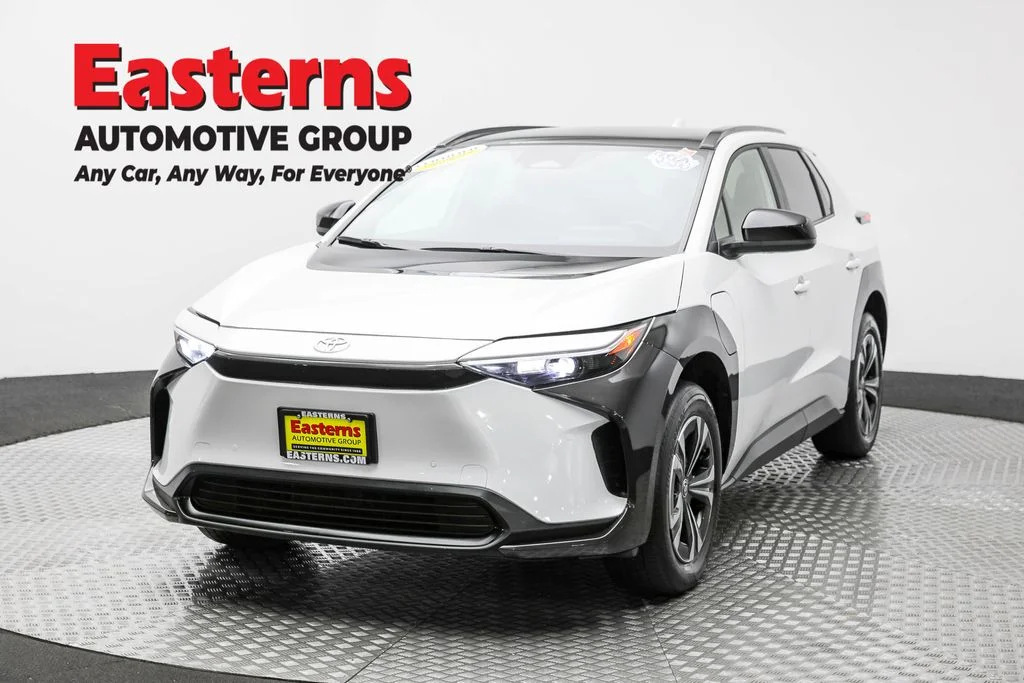 Used 2023 White Toyota XLE image 1