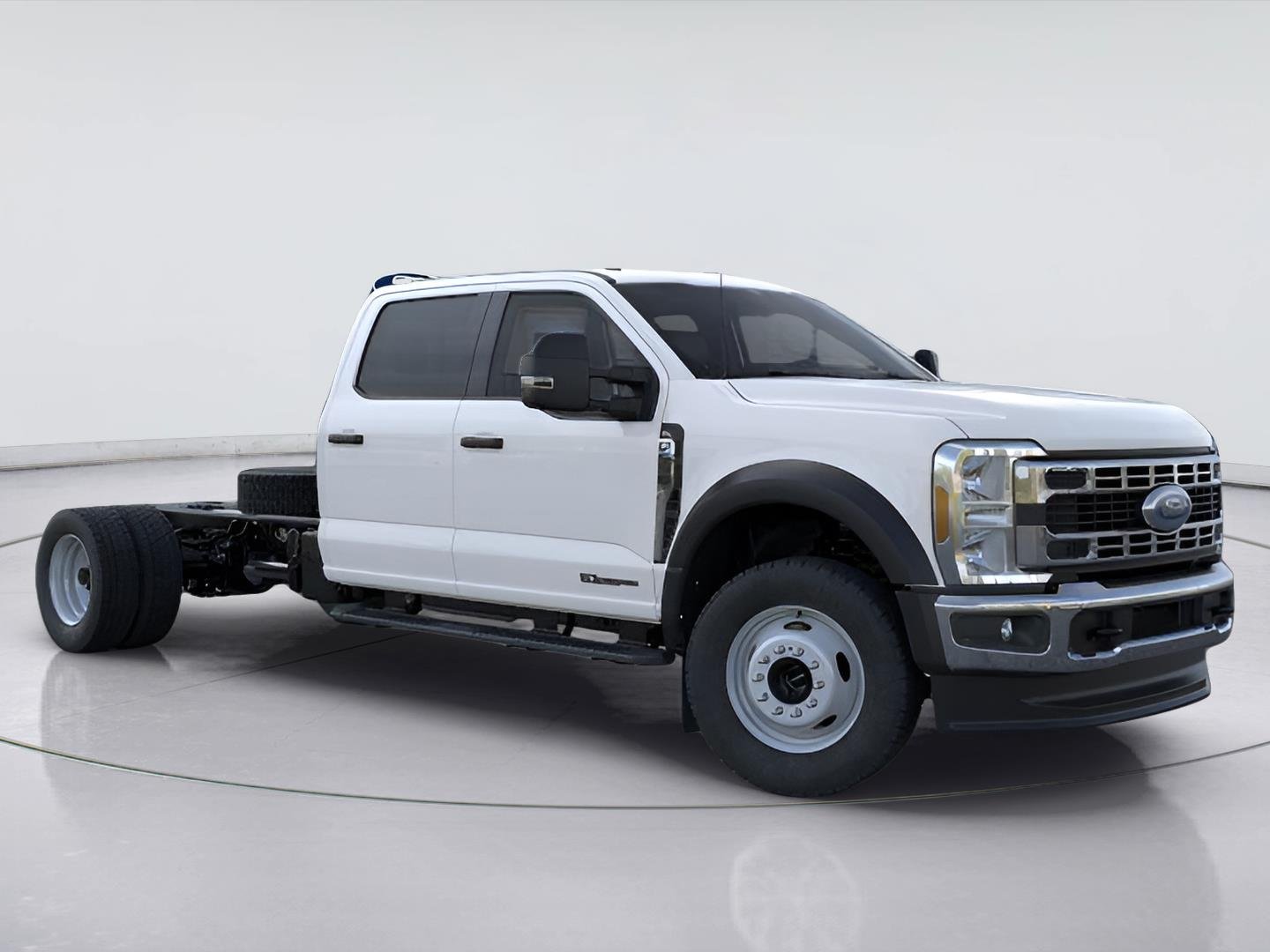 New 2026 Oxford White FORD F-550® XL image 7