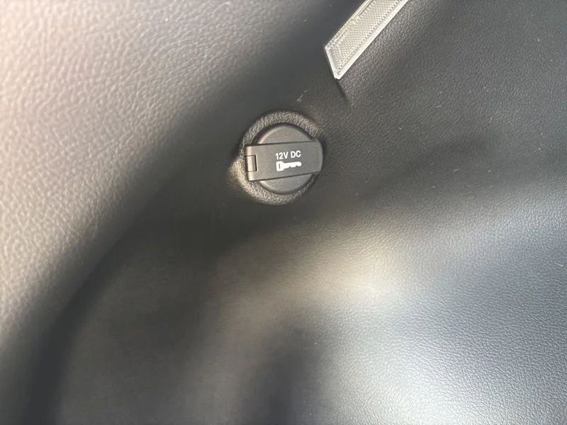 Used 2023 Silver Jeep Latitude image 12