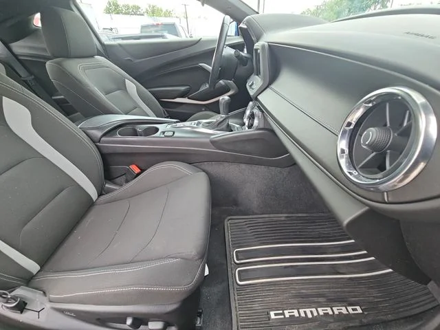 Used 2019 Blue Chevrolet 1LT image 32