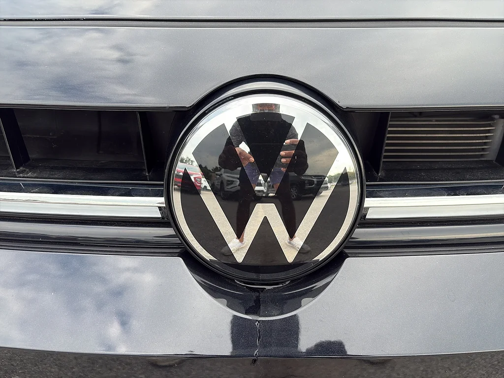 Certified Used 2025 Deep Black Pearl Volkswagen Sport Auto image 11