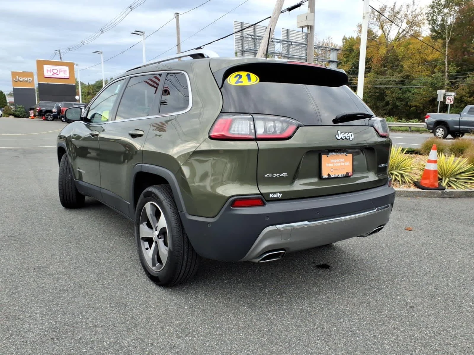 Certified Used 2021 Olive Green Pearl Coat Jeep Limited image 11