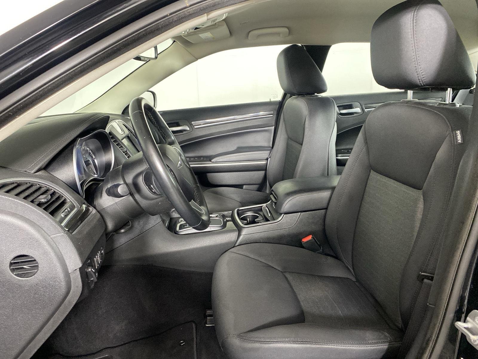Used 2019 Gloss Black Chrysler Touring image 13