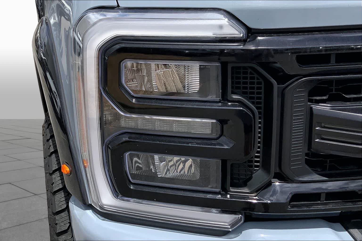 New 2026 Glacier Gray Metallic Tri-Coat Ford F-250® Lariat® image 13