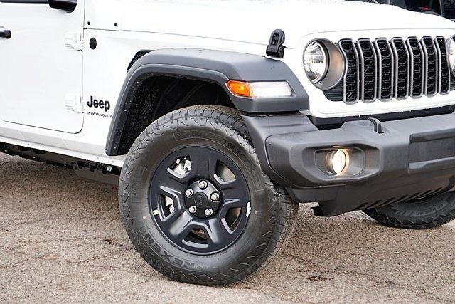 New 2026 Bright White Clear-Coat Exterior Paint Jeep Sport image 4