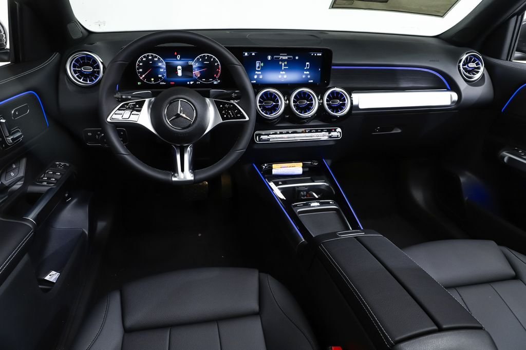 New 2026 Mountain Grey Metallic Mercedes-Benz GLB 250 image 6