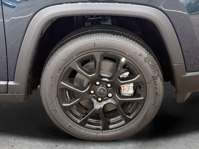 New 2026 Fathom Blue Pearl-Coat Exterior Paint Jeep Latitude image 10