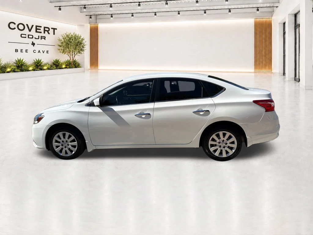 Used 2018 White Nissan S image 7