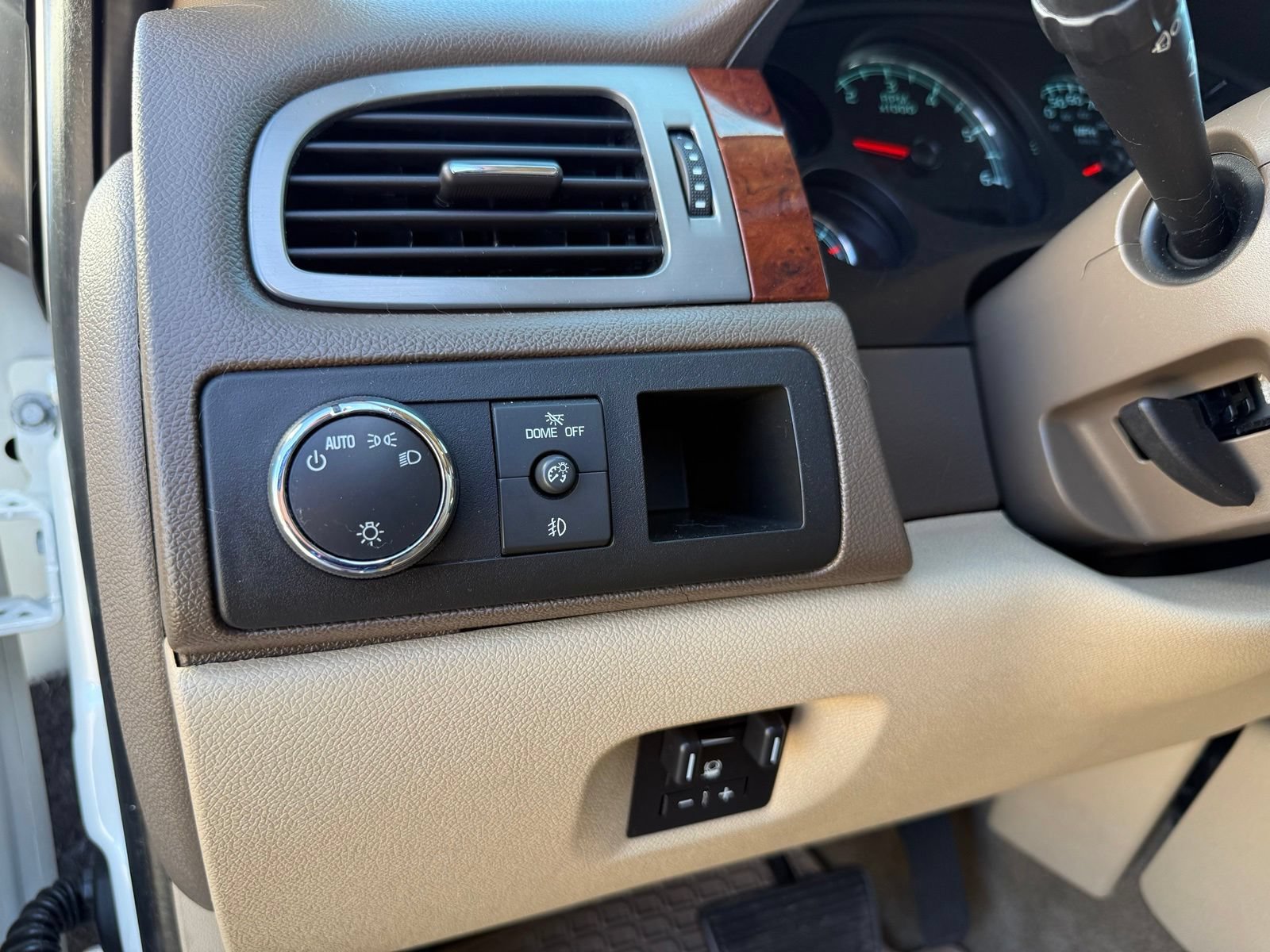 2012 Chevrolet Avalanche LTZ - Photo 13