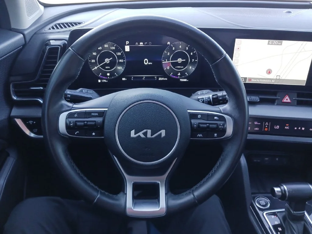 Used 2023 Blue Kia SX image 17
