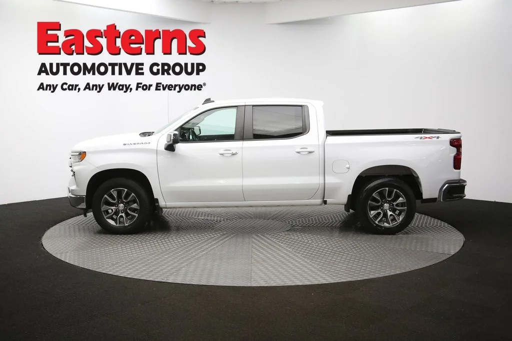 Used 2022 White Chevrolet LT image 60