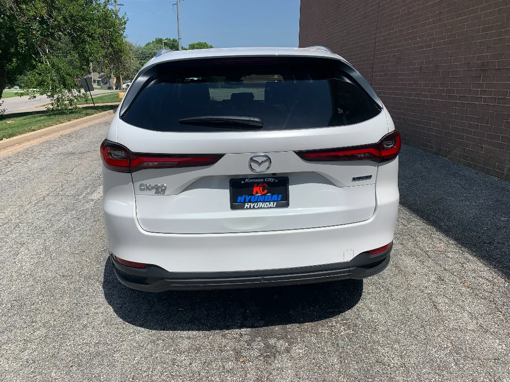 Used 2024 Rhodium White Premium Mazda Preferred image 4