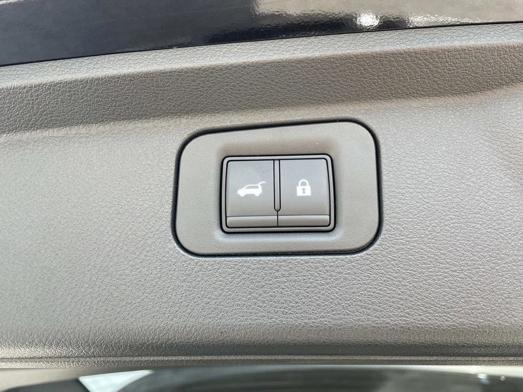 Used 2025 Black INFINITI SENSORY image 10