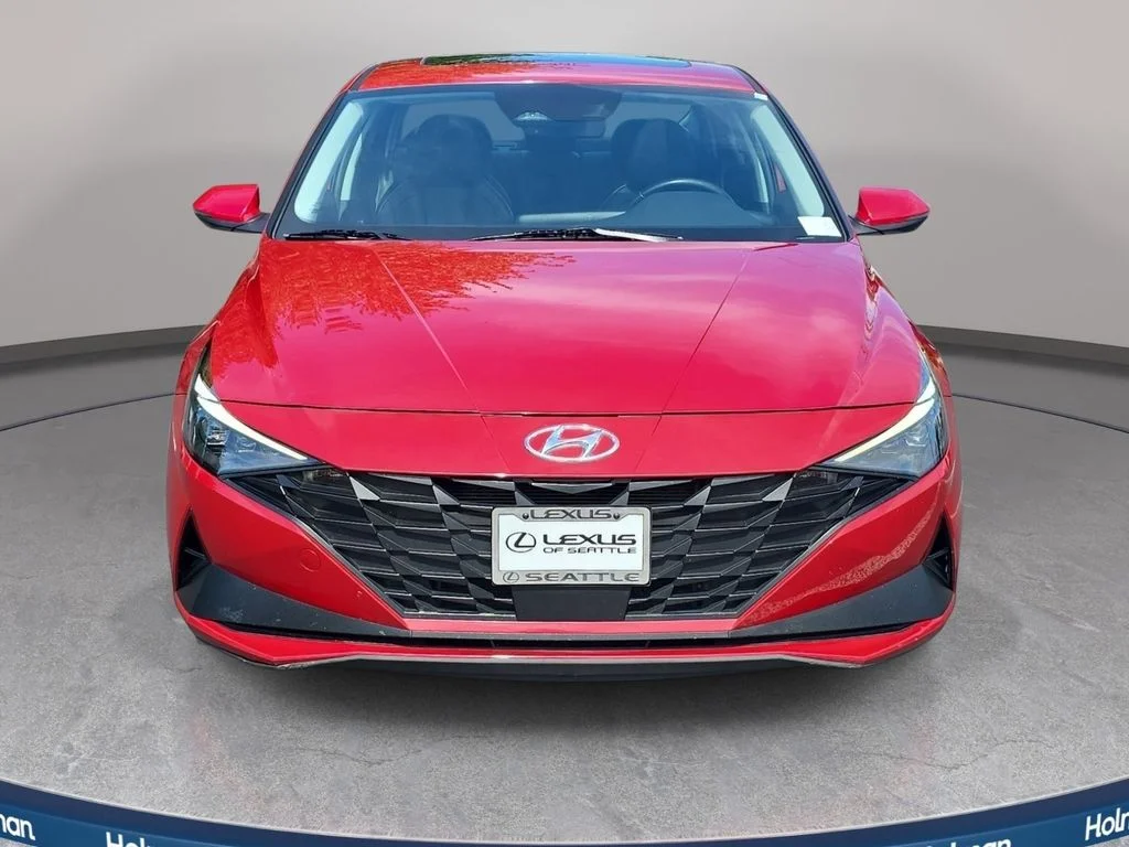 Used 2022 Red Hyundai Limited image 3