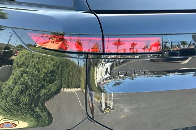 New 2026 Santorini Black Land Rover Dynamic SE image 26