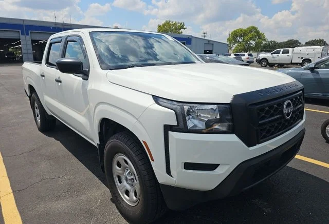 Used 2023 White Nissan S image 5