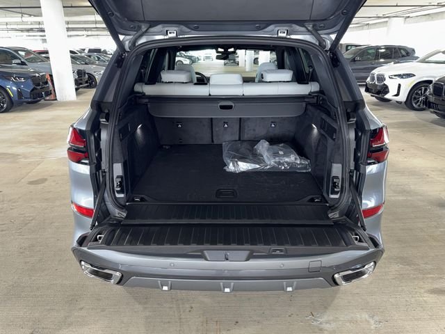 New 2026 Skyscraper Grey Metallic BMW sDrive40i image 16