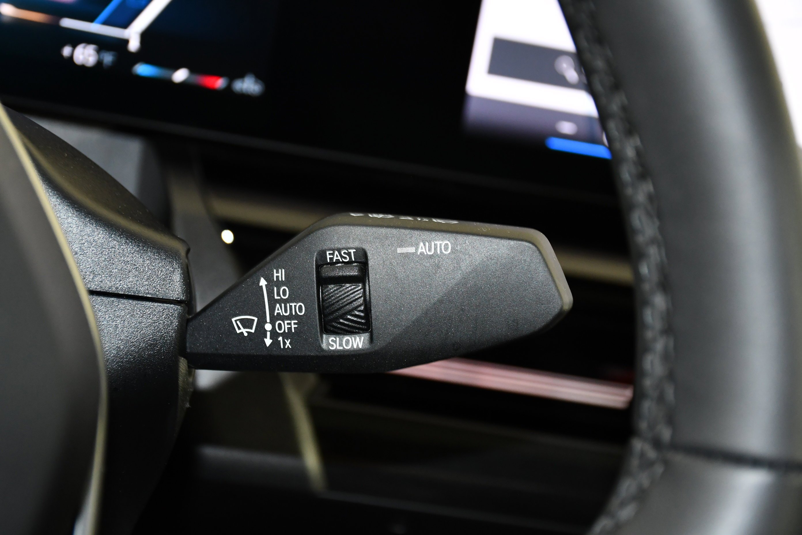 2025 BMW 5 Series 530i - Photo 24