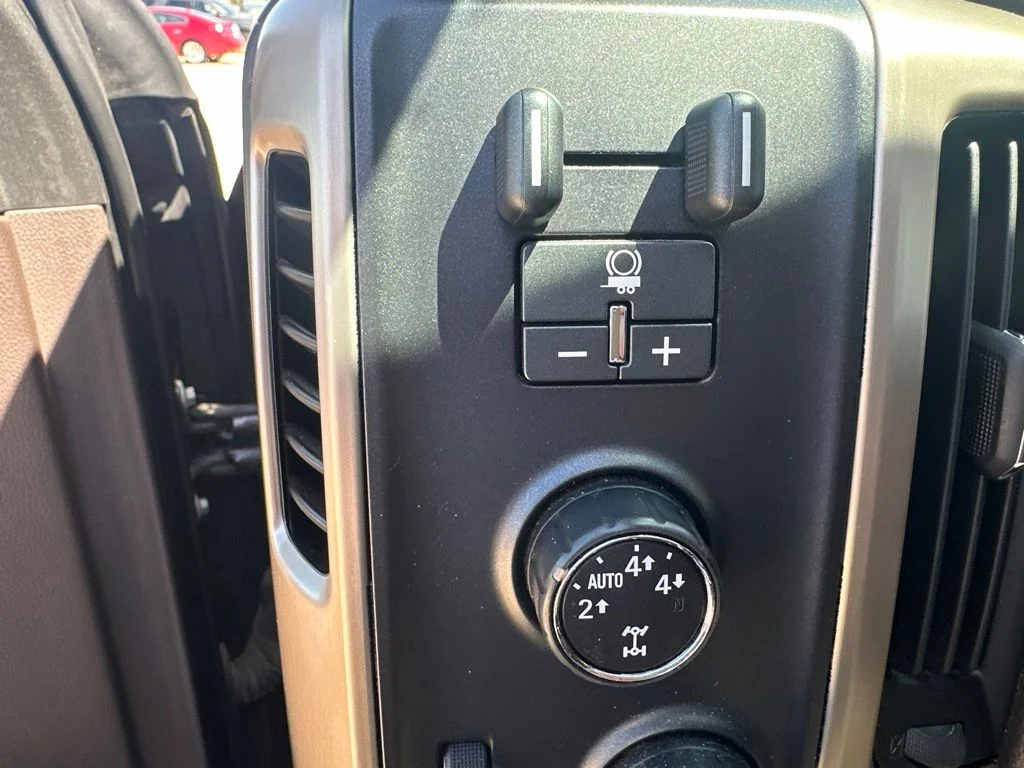 Used 2015 Gray GMC Denali image 13