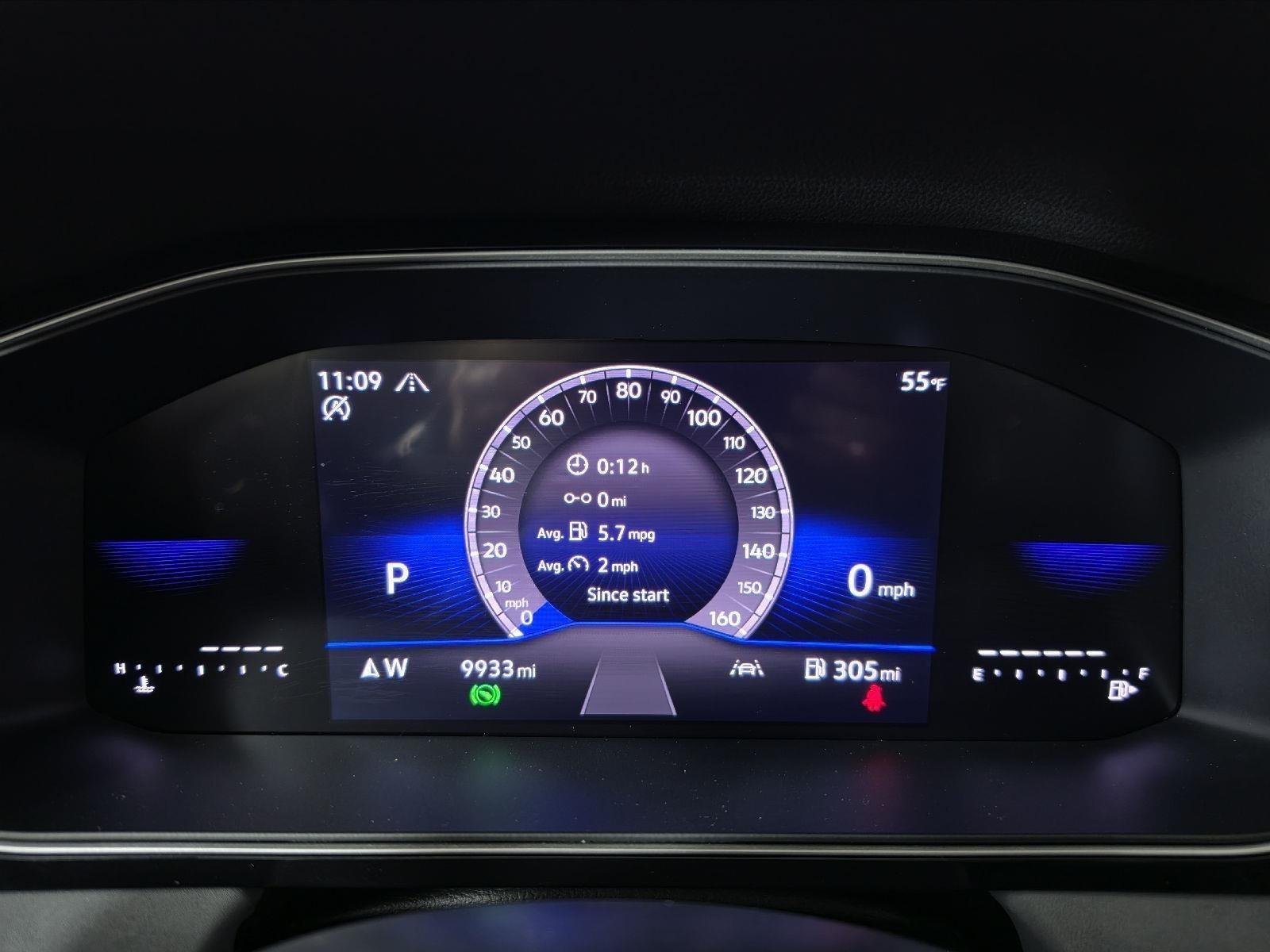 Used 2025 Monument Gray Volkswagen SE image 5