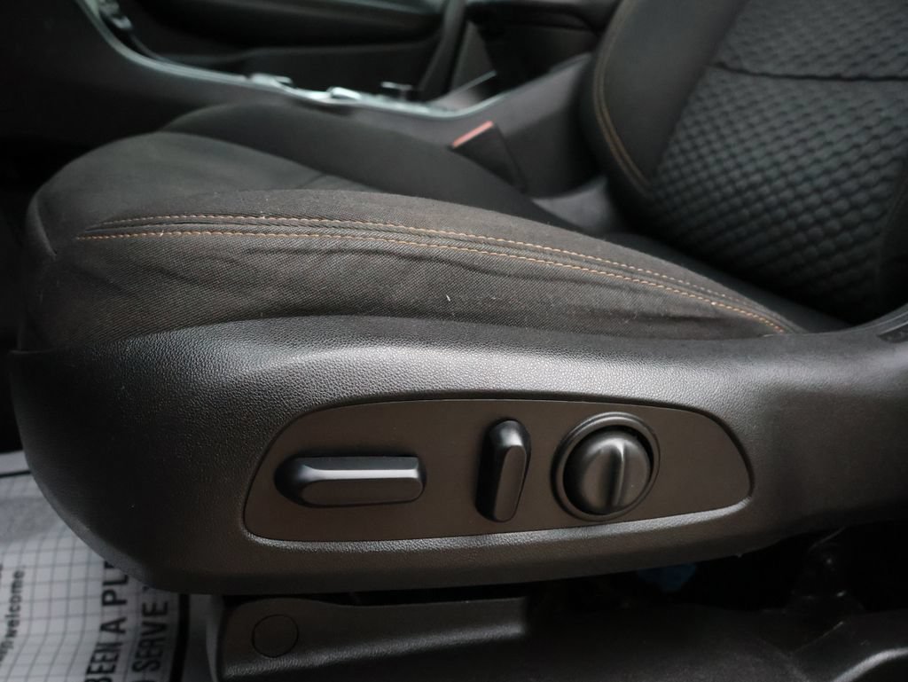 Used 2018 QUICKSILVER METALLIC GMC SLE image 17