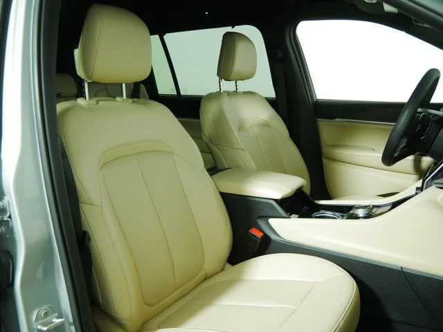 Used 2023 Silver Jeep Limited image 14