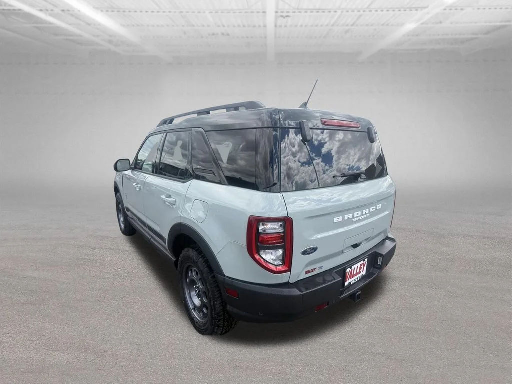 New 2024 Green Ford Outer Banks image 6