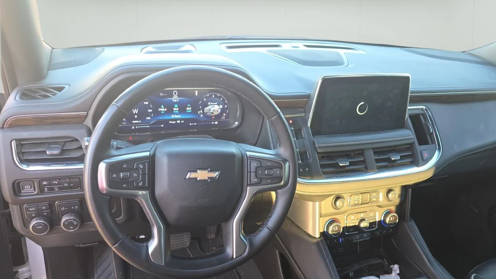 Used 2023 IRIDESCENT PEARL TRICOAT Chevrolet Premier image 21