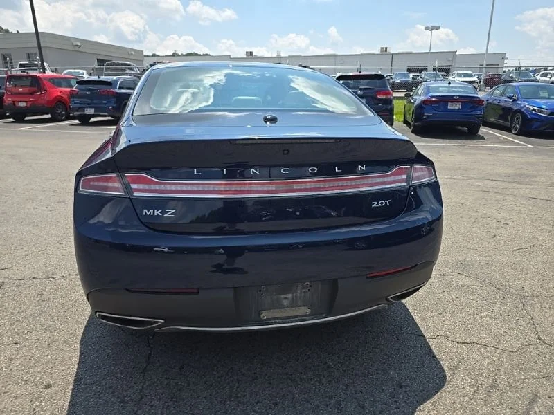 Used 2018 Blue Lincoln Reserve image 6