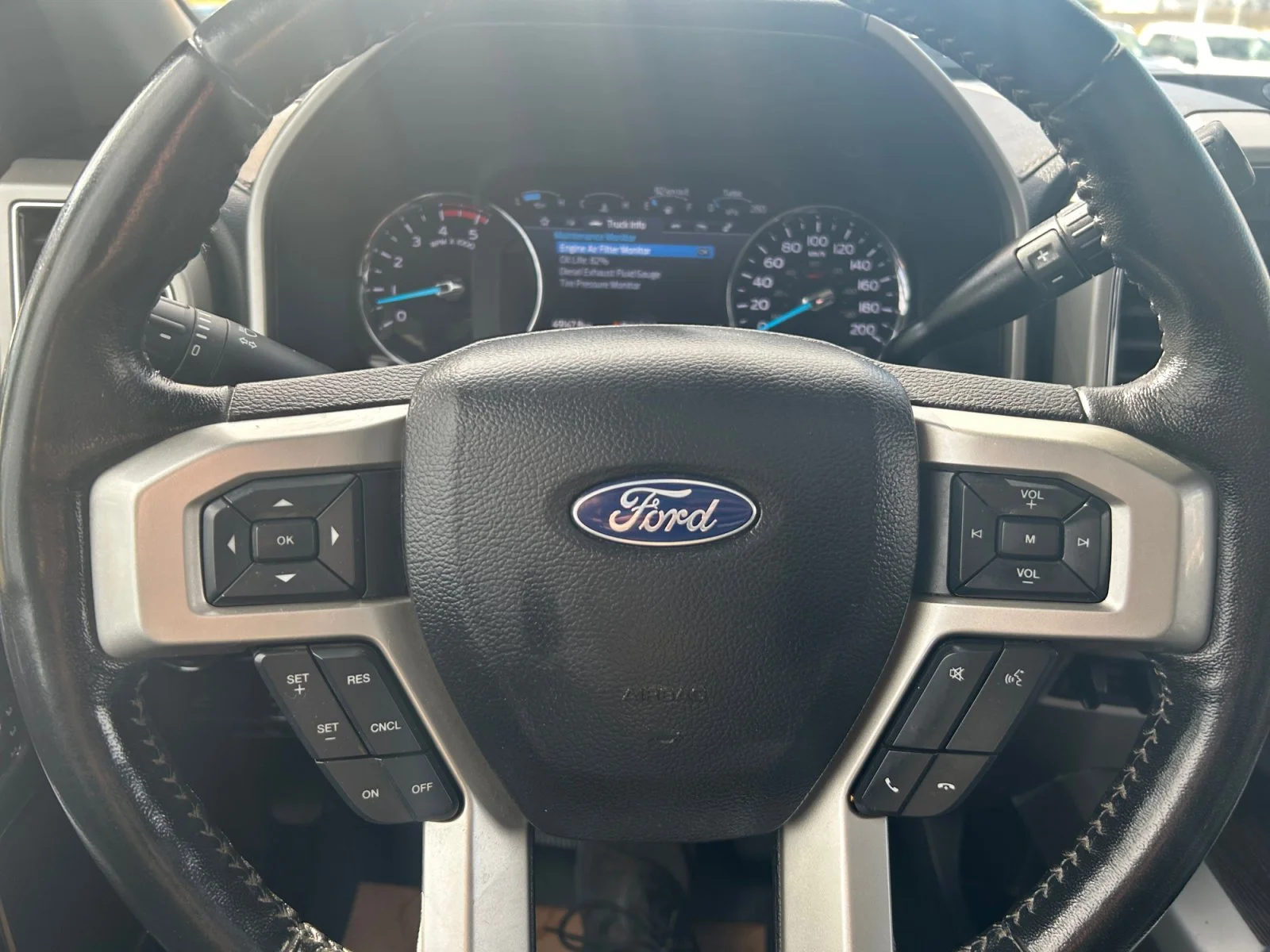 Used 2020 BLACK Ford LARIAT Dually Low Kms image 23