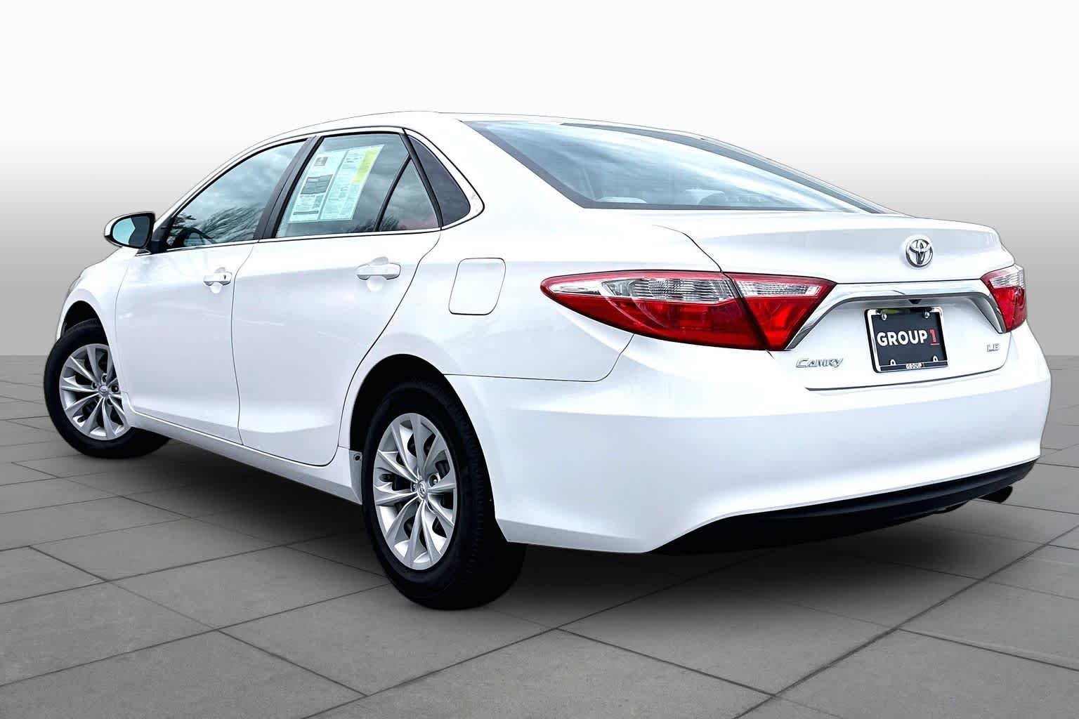 Used 2016 Super White Toyota LE image 12