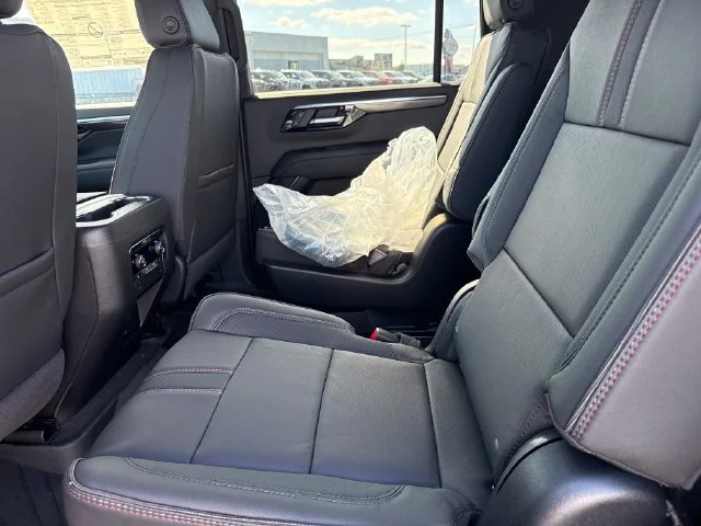 2027 Chevrolet Suburban RST - Photo 28