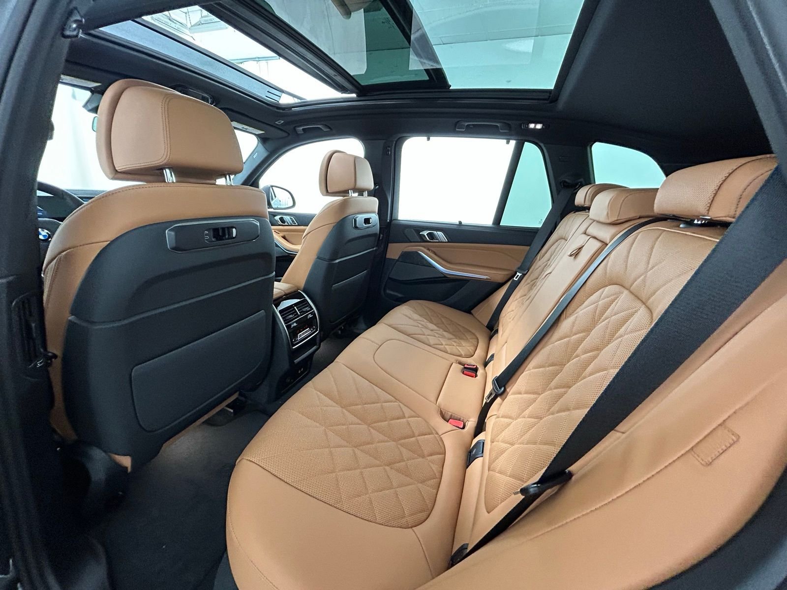 New 2026 Black Sapphire Metallic BMW xDrive40i image 56
