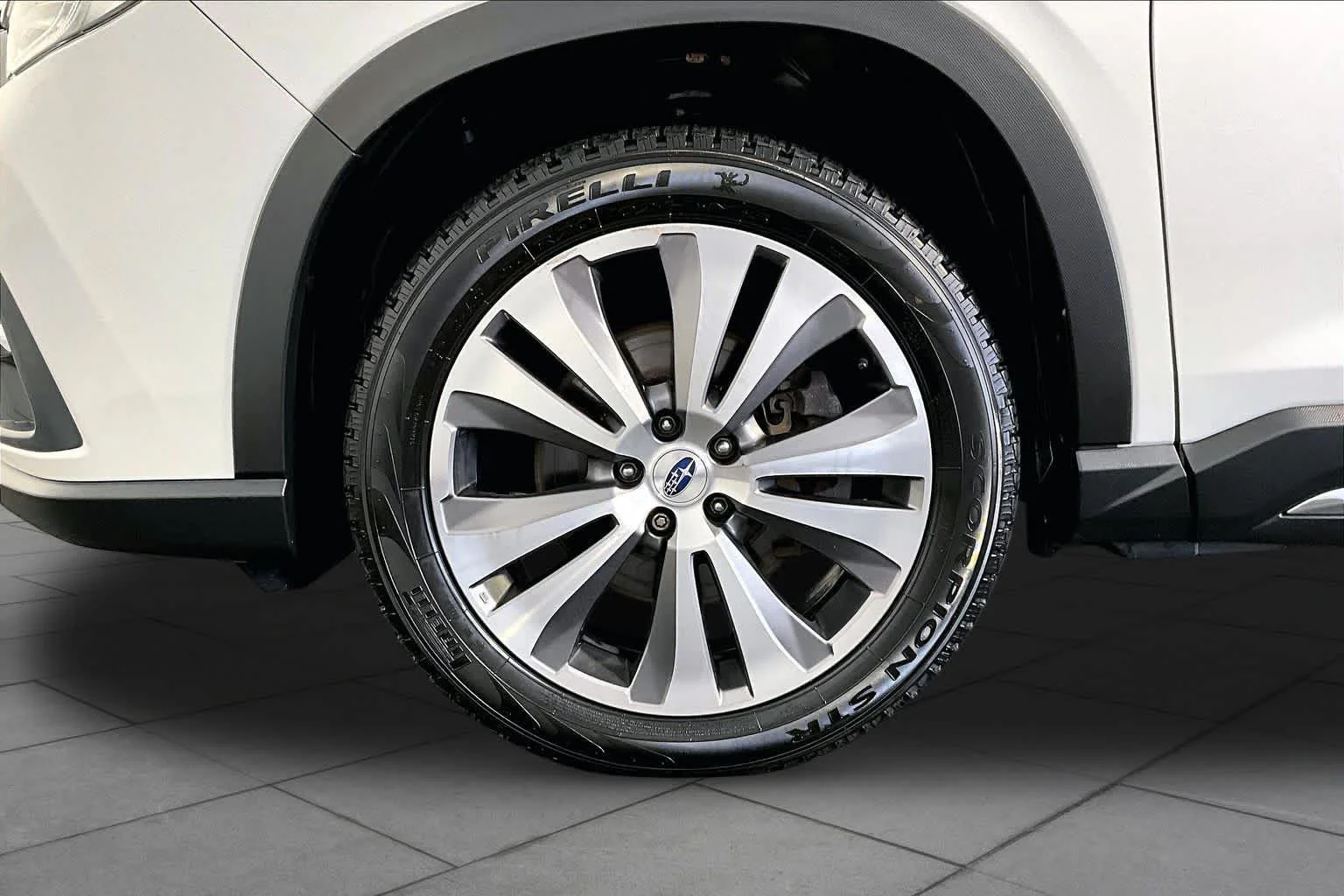 Used 2019 Crystal White Pearl Subaru Limited image 11