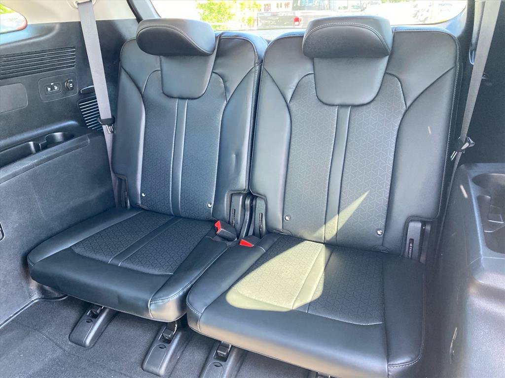 Used 2023 Snow White Pearl Kia EX image 25