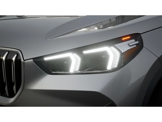 New 2027 Space Silver Metallic BMW  image 6
