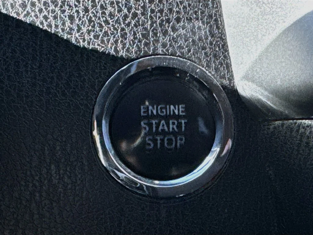 Used 2018 Silver Toyota SE image 19